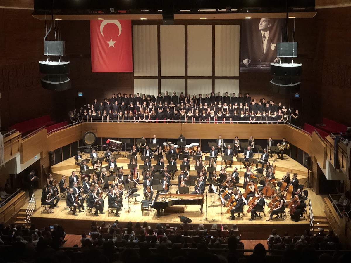 Reyhan Abacıoğlu: Gökyüzü Kadınların Yüzü